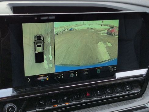 Used 2022 Chevrolet Silverado 1500 ZR2 w/ Technology Package image 29