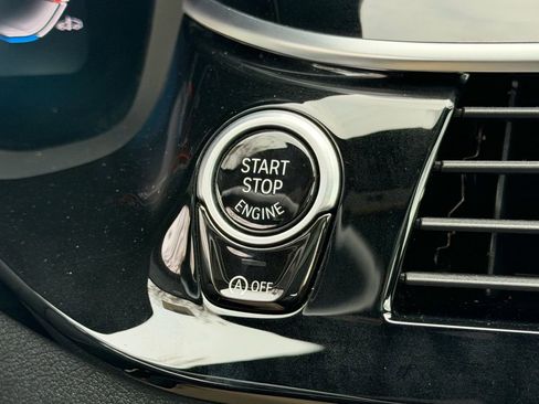 Used 2021 BMW M550i xDrive w/ Executive Package image 26