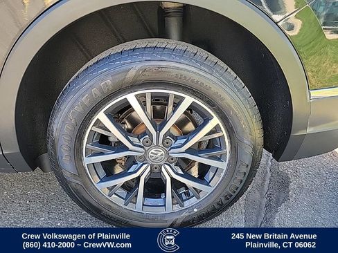 Used 2018 Volkswagen Tiguan SE w/ Panoramic Sunroof Package AWD/4WD image 18
