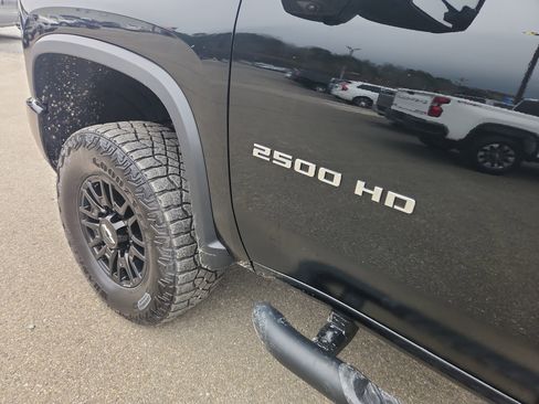 Used 2025 Chevrolet Silverado 2500 ZR2 image 54