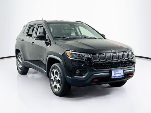 Used 2022 Jeep Compass Trailhawk AWD/4WD image 3