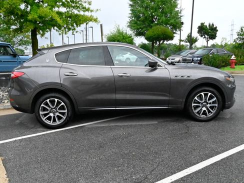 Used 2020 Maserati Levante S AWD/4WD image 4