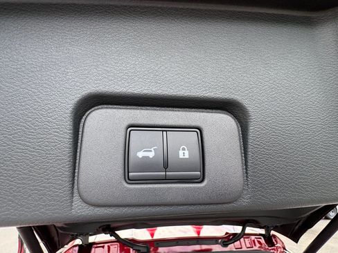 Used 2025 Nissan Rogue SL w/ Tech Package FWD image 28