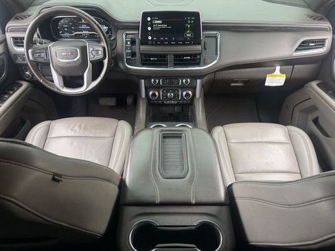 Used 2022 GMC Yukon SLT w/ SLT Premium Package image 11