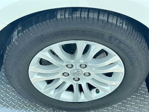 Used 2017 Toyota Sienna XLE Premium w/ Protection Package image 10