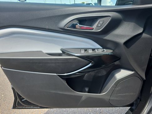 New 2026 Chevrolet Trax LT w/ LT Convenience Package FWD image 17