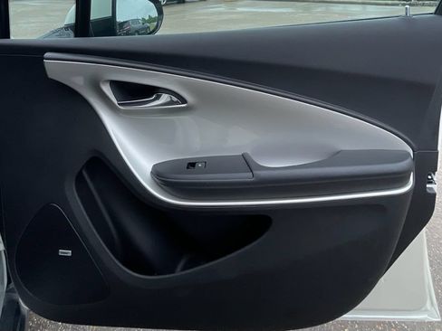 Used 2014 Chevrolet Volt FWD image 33