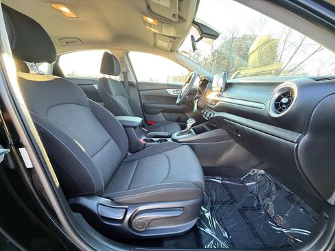 Certified 2024 Kia Forte LXS w/ LXS Technology Package image 24