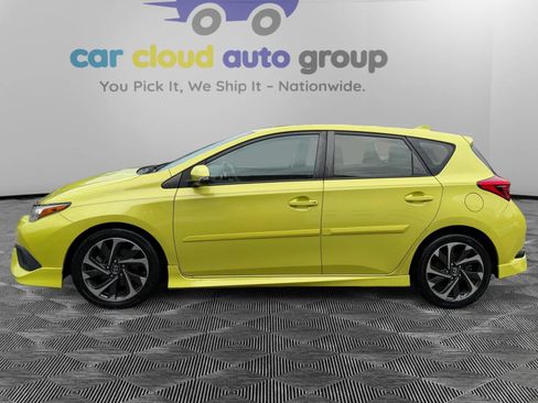 Used 2017 Toyota Corolla iM w/ Carpet Mat Package FWD image 2