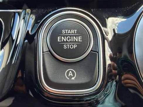 Certified 2022 Mercedes-Benz GLA 250 4MATIC image 22