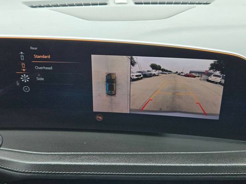 Used 2025 Cadillac XT4 Premium Luxury FWD image 17