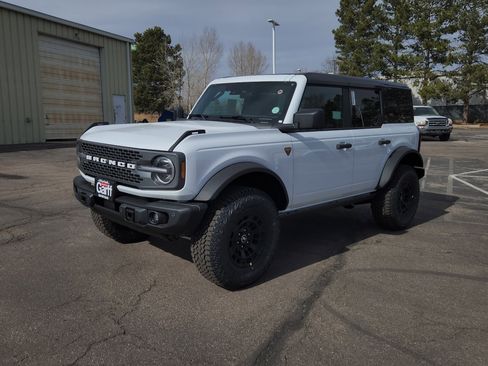 New 2026 Ford Bronco Badlands image 2