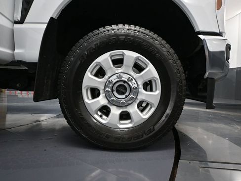 Used 2024 Ford F350 XLT w/ FX4 Off-Road Package image 16