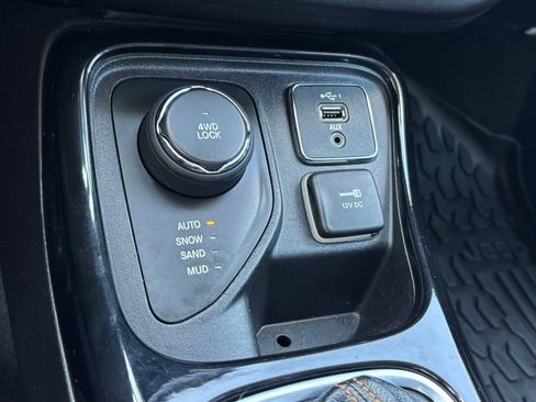 Used 2020 Jeep Compass Limited AWD/4WD image 18