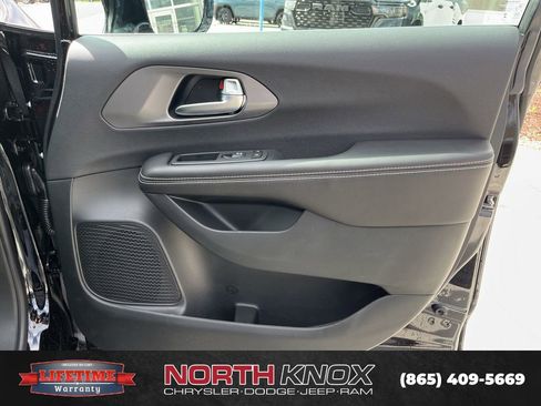 New 2026 Chrysler Voyager LX image 26