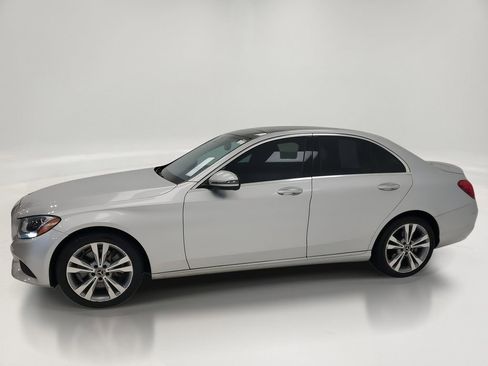 Used 2018 Mercedes-Benz C 300 image 2