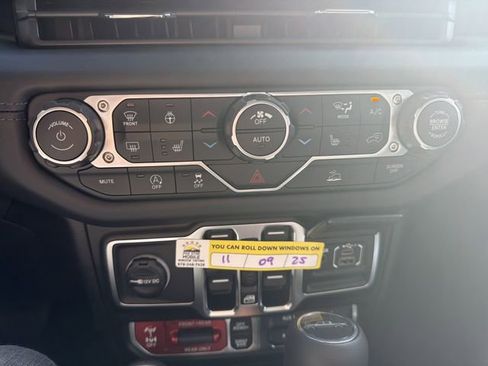 New 2026 Jeep Gladiator Rubicon w/ Steel Bumper Group AWD/4WD image 29