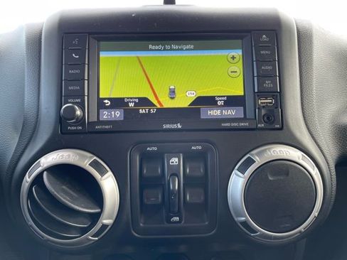 Used 2017 Jeep Wrangler Unlimited Sahara image 19