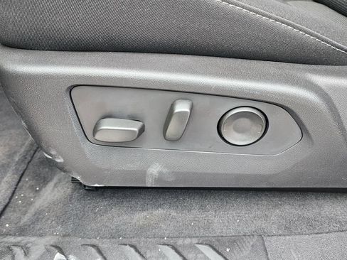 New 2026 GMC Canyon Elevation w/ Convenience Package image 16