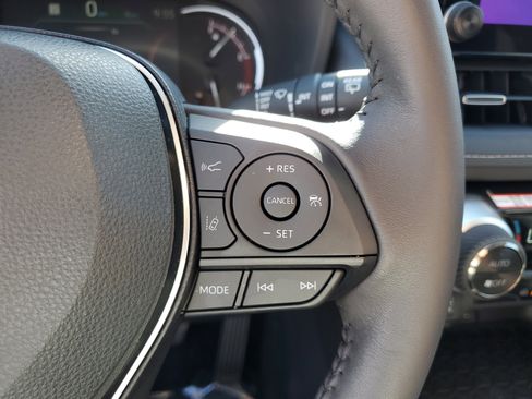 Used 2025 Toyota RAV4 XLE Premium image 27