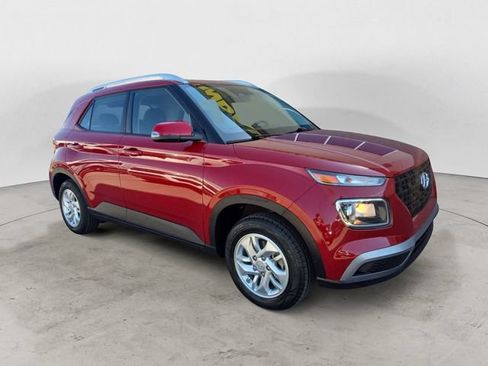 Used 2023 Hyundai Venue FWD image 3