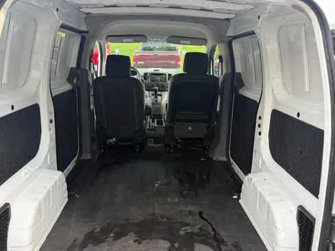 Used 2015 Nissan NV200 SV w/ Exterior Appearance Package FWD image 9