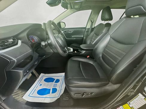 Used 2022 Toyota RAV4 XLE Premium FWD image 24