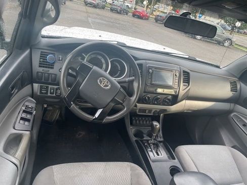 Used 2014 Toyota Tacoma 2WD Double Cab image 11