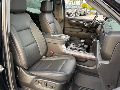 Used 2022 Chevrolet Silverado 1500 LTZ w/ LTZ Premium Package AWD/4WD image 13