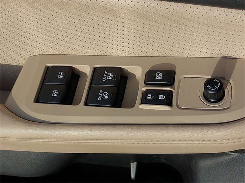 Used 2016 Subaru Outback 3.6R Limited image 24