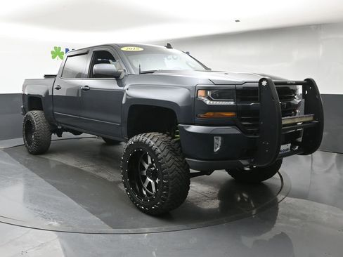 Used 2018 Chevrolet Silverado 1500 LT w/ All Star Edition AWD/4WD image 2