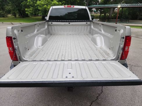 Used 2007 Chevrolet Silverado 2500 W/T RWD image 9