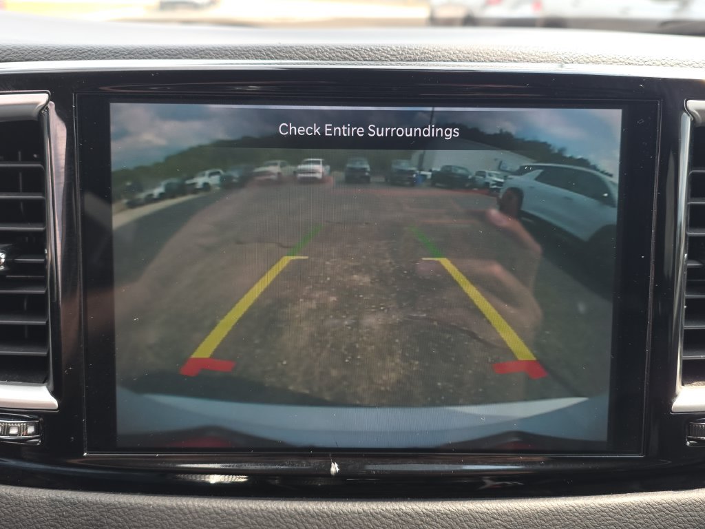 Used 2023 Chrysler Pacifica Touring-L FWD image 22