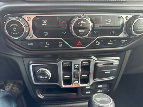 Used 2022 Jeep Wrangler Unlimited Sport image 13