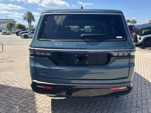 New 2026 Jeep Grand Wagoneer L 4WD w/ Premium Group I image 8