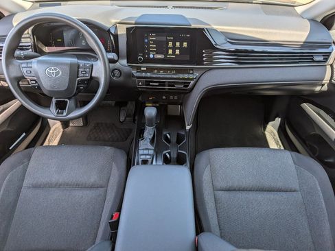 Used 2025 Toyota Camry LE w/ Convenience Package image 4