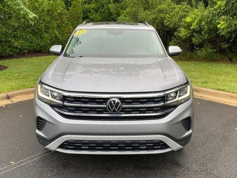 Used 2022 Volkswagen Atlas SE w/ Panoramic Sunroof Package FWD image 2
