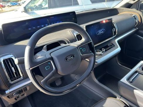 Used 2025 Ford Expedition Tremor AWD/4WD image 9