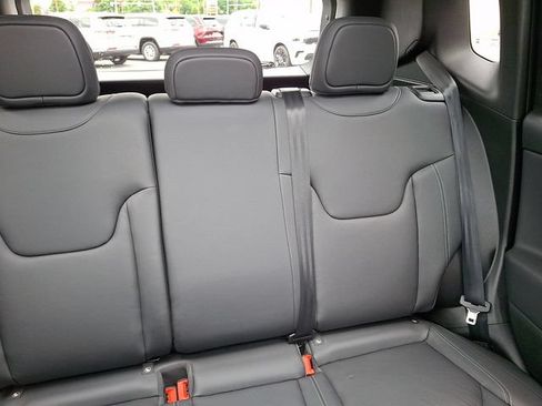 Certified 2023 Jeep Renegade Limited w/ Sun/Sound Group AWD/4WD image 20