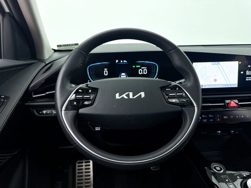Used 2024 Kia Niro SX Touring FWD image 35