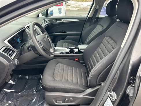Used 2016 Ford Fusion SE image 6