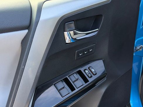 Used 2016 Toyota RAV4 Limited image 17