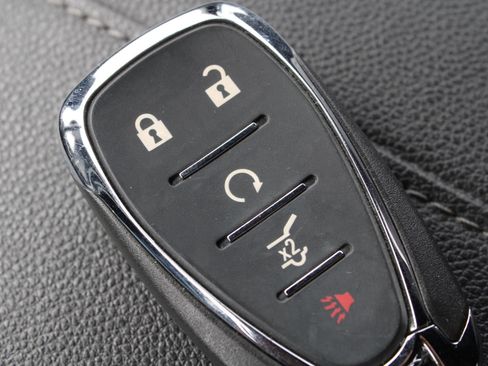 Used 2023 Chevrolet Traverse LT image 15