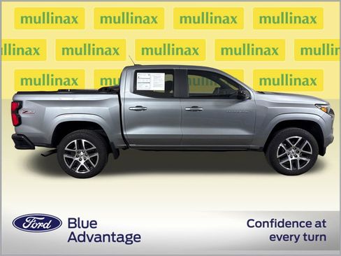 Used 2023 Chevrolet Colorado Z71 w/ Z71 Convenience Package 2 AWD/4WD image 2