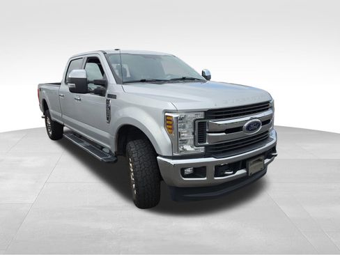 Used 2019 Ford F250 XLT w/ XLT Premium Package AWD/4WD image 7