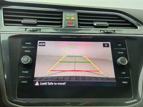 Used 2023 Volkswagen Tiguan SE R-Line image 48