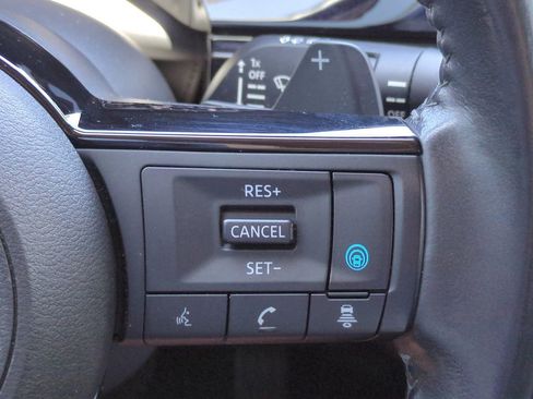 Used 2022 Nissan Pathfinder SV AWD/4WD image 14