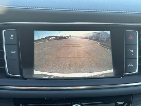 Used 2018 Buick Enclave Premium image 24