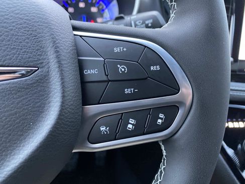 New 2026 Chrysler Pacifica Select image 15