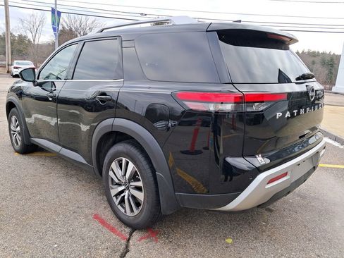 Used 2022 Nissan Pathfinder SL image 5
